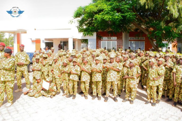 700 campeurs de Faso Mebo à la découverte de l'aéroport international de Ouagadougou4